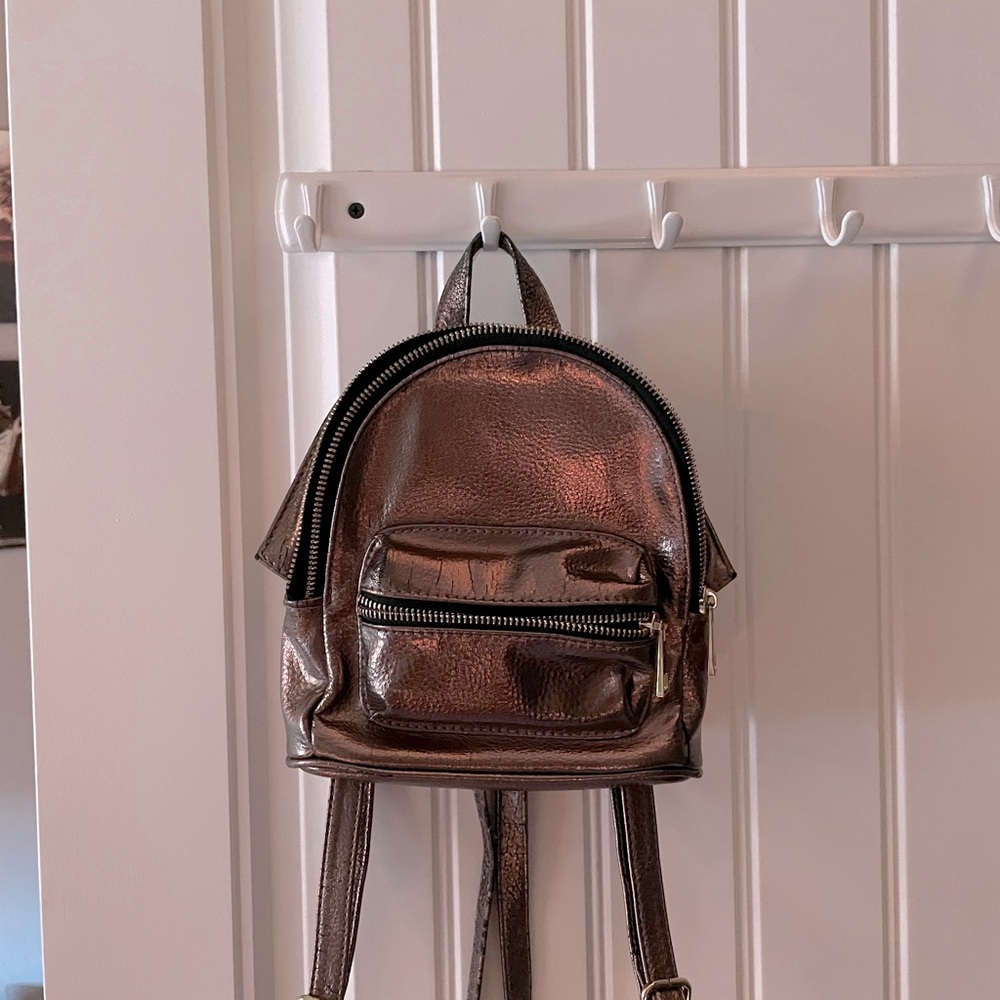 Small rose gold/brown back pack